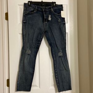 STS Blue. Size 32. Cropped skinny Jean. Size 32. Never worn!